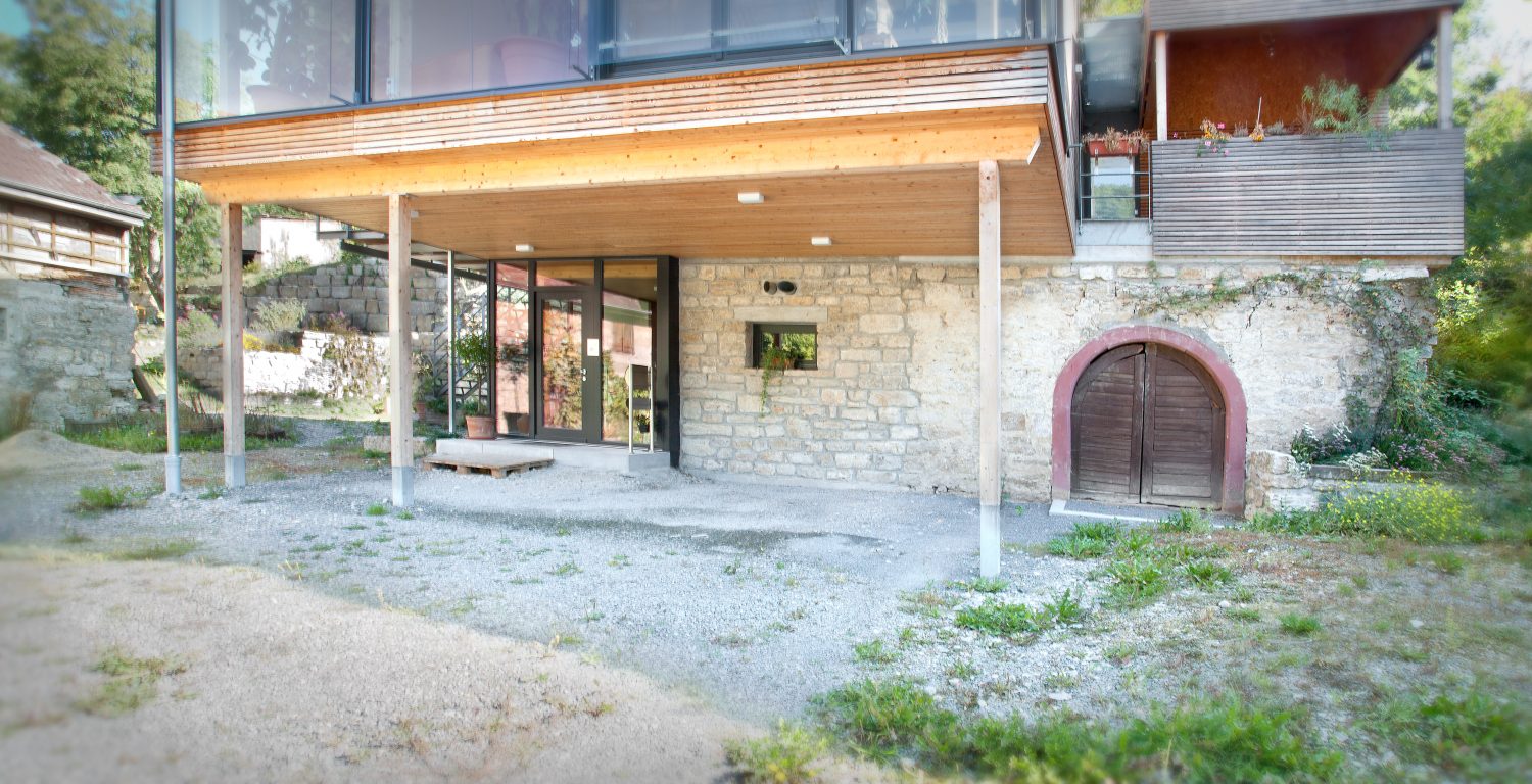 Zu Wohnräumen umgebauter Gewölbekeller